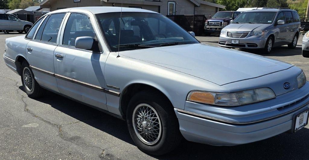 ford crown victoria 1992 2FACP72W0NX224676 image ford crown victoria 1992 2FACP72W0NX224676 image